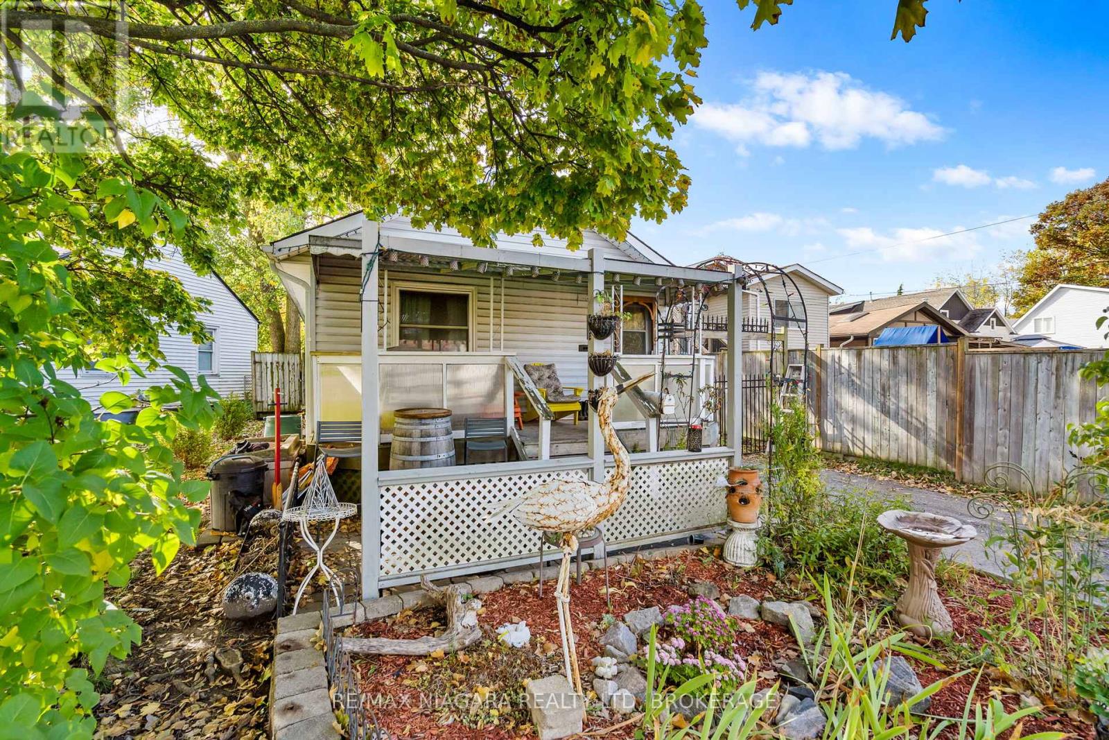 60 Rosedale Avenue, St. Catharines, Ontario  L2P 1Y7 - Photo 3 - X12478838