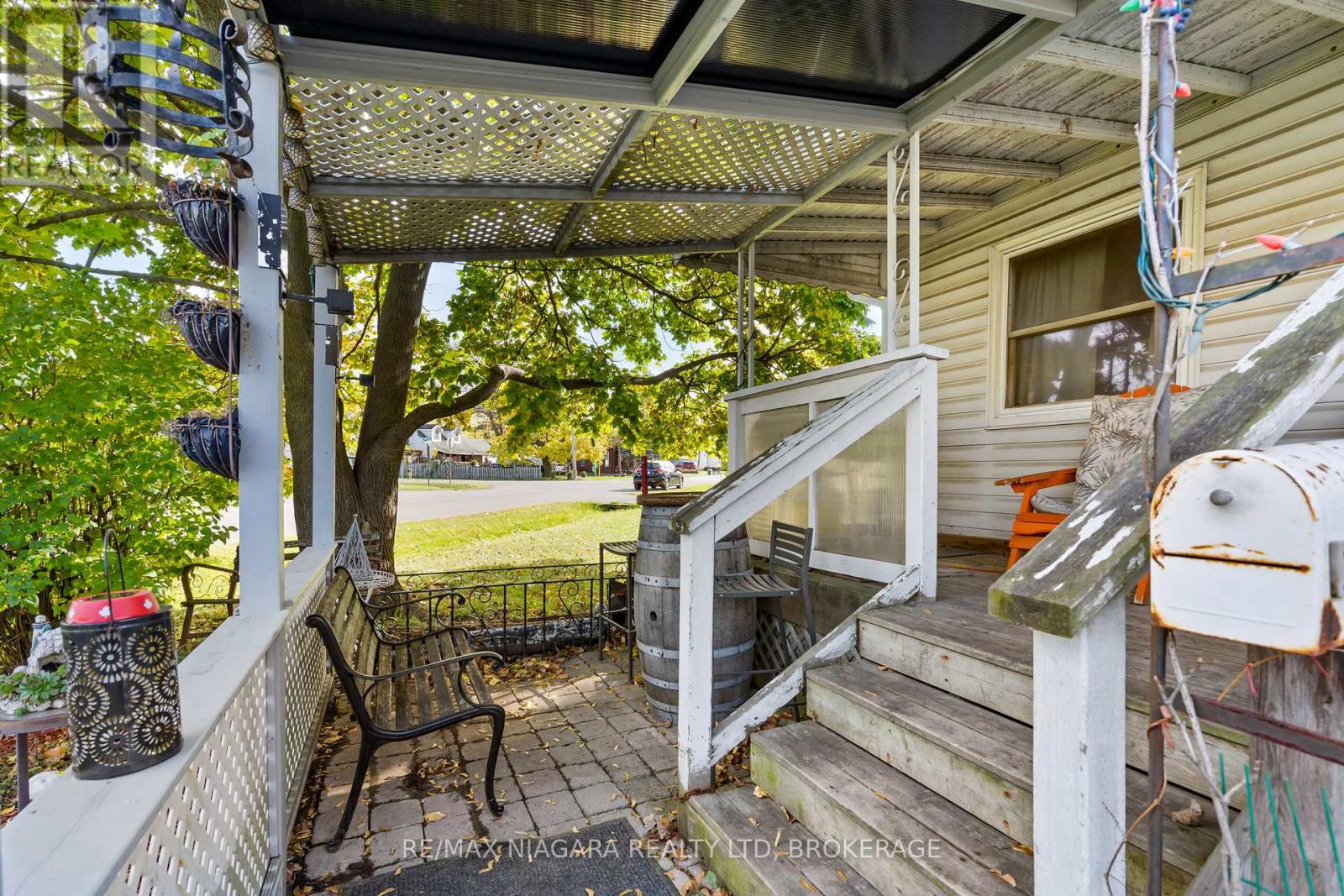 60 Rosedale Avenue, St. Catharines, Ontario  L2P 1Y7 - Photo 4 - X12478838