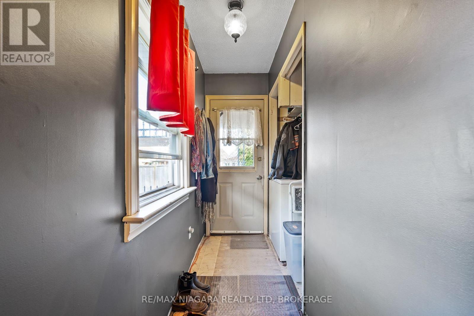 60 Rosedale Avenue, St. Catharines, Ontario  L2P 1Y7 - Photo 6 - X12478838