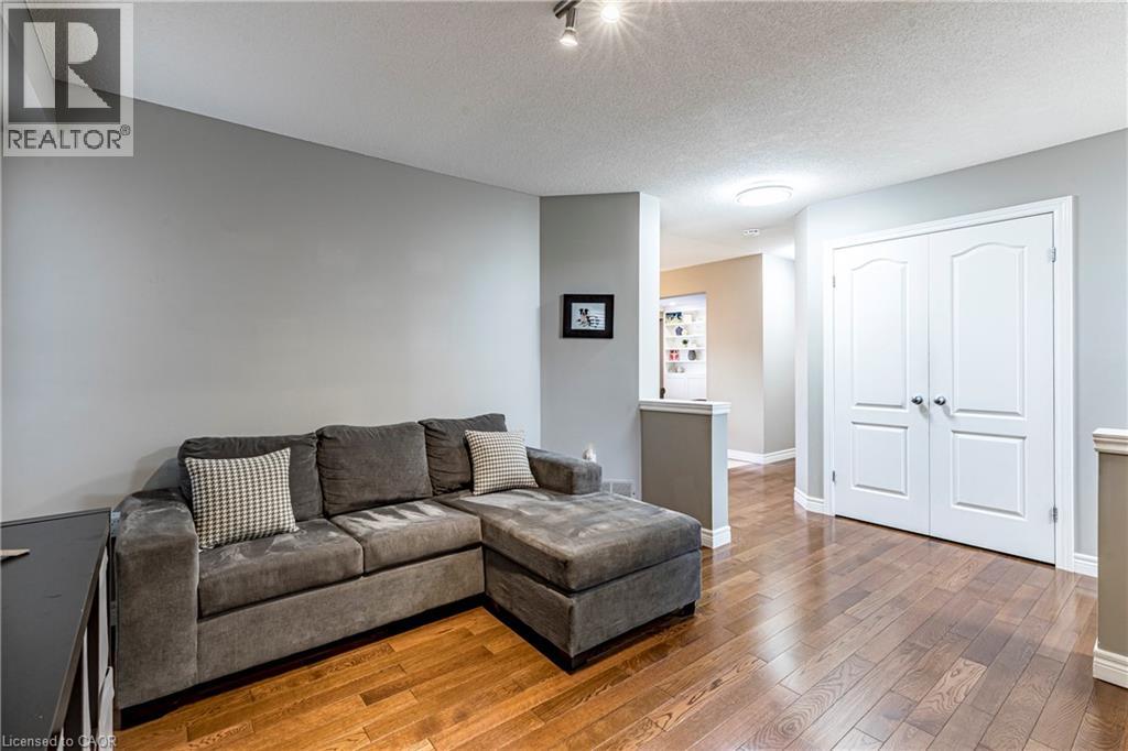 28 Springbreeze Heights, Hamilton, Ontario  L8E 0A4 - Photo 8 - 40780792
