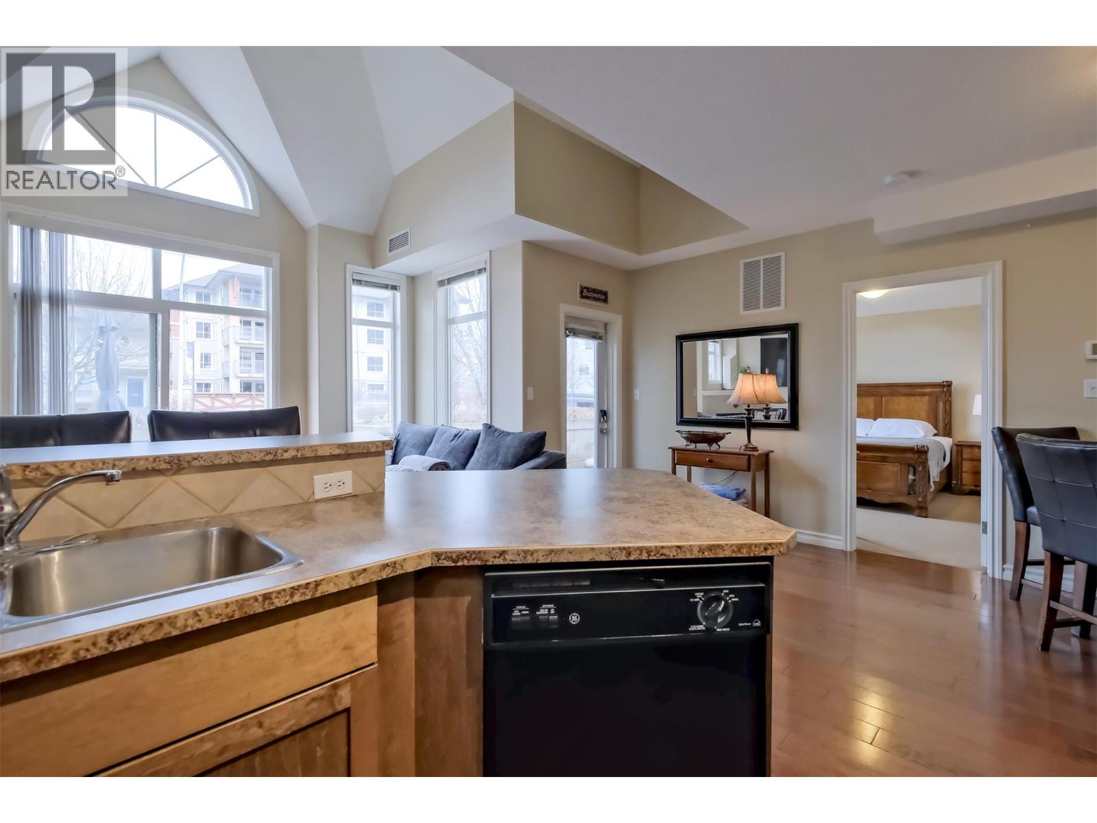 1128 Sunset Drive Unit# 101, Kelowna, British Columbia  V1Y 9W7 - Photo 6 - 10341558