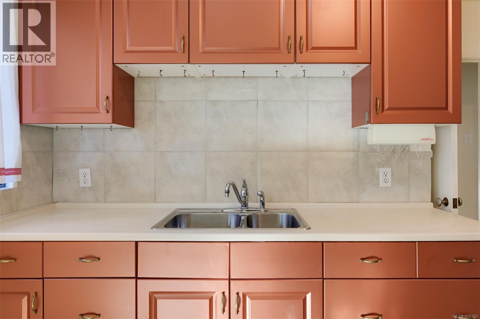 2336 Howard St, Victoria, British Columbia  V8R 4K7 - Photo 13 - 1017733