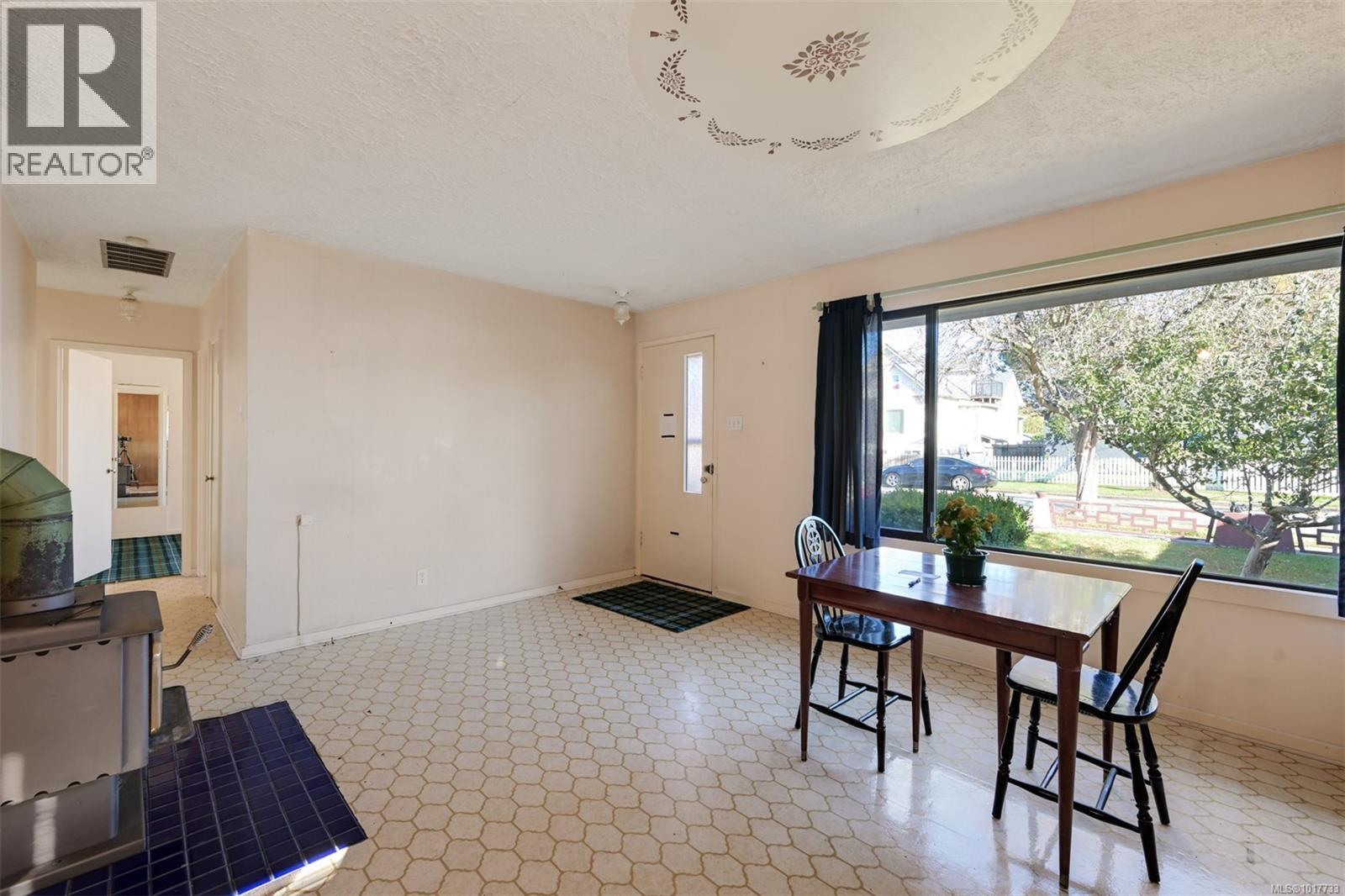 2336 Howard St, Victoria, British Columbia  V8R 4K7 - Photo 5 - 1017733