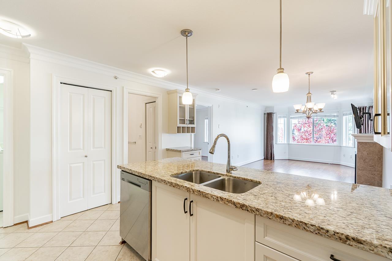 Ph4 15357 Roper Avenue, White Rock, British Columbia  V4B 2G2 - Photo 7 - R3060184