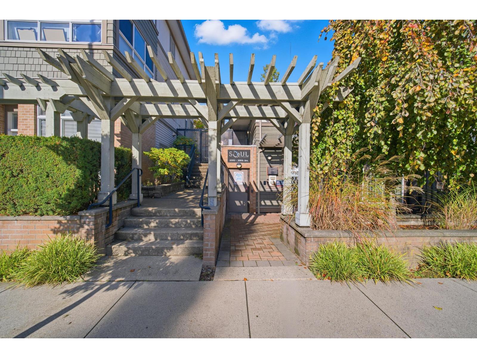 46 15353 100 Avenue, Surrey, British Columbia  V3R 3S6 - Photo 2 - R3060951