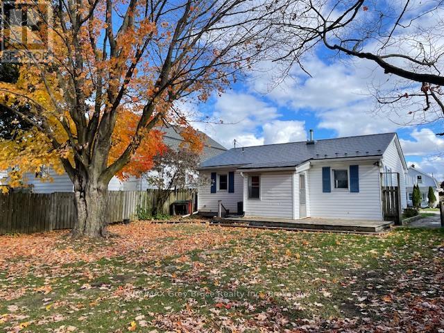 1582 9th Avenue E, Owen Sound, Ontario  N4K 3G3 - Photo 33 - X12478815
