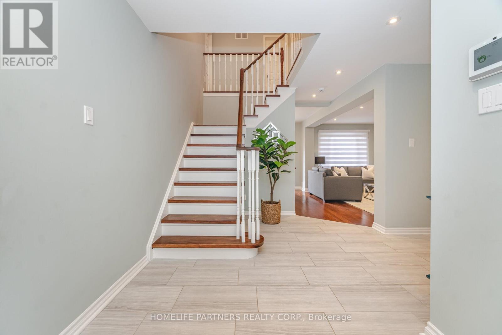 10 Culpepper Court, Caledon, Ontario  L7E 5V6 - Photo 3 - W12478666