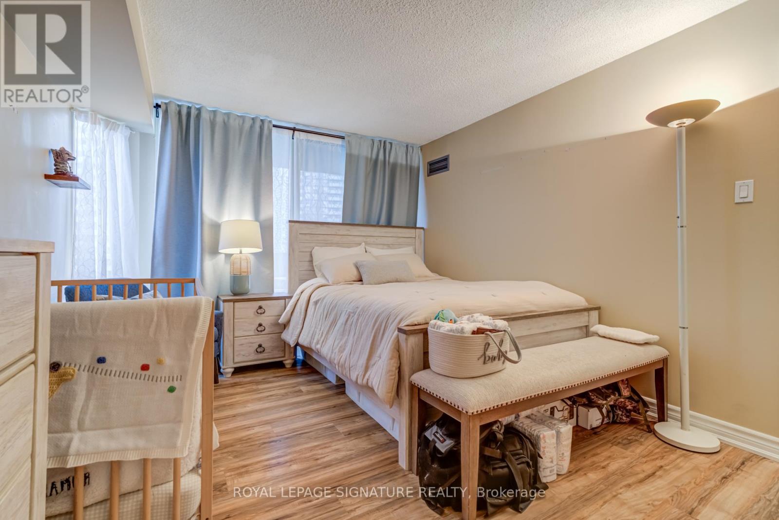 1001 - 350 Rathburn Road W, Mississauga, Ontario  L5B 3Y2 - Photo 7 - W12478668