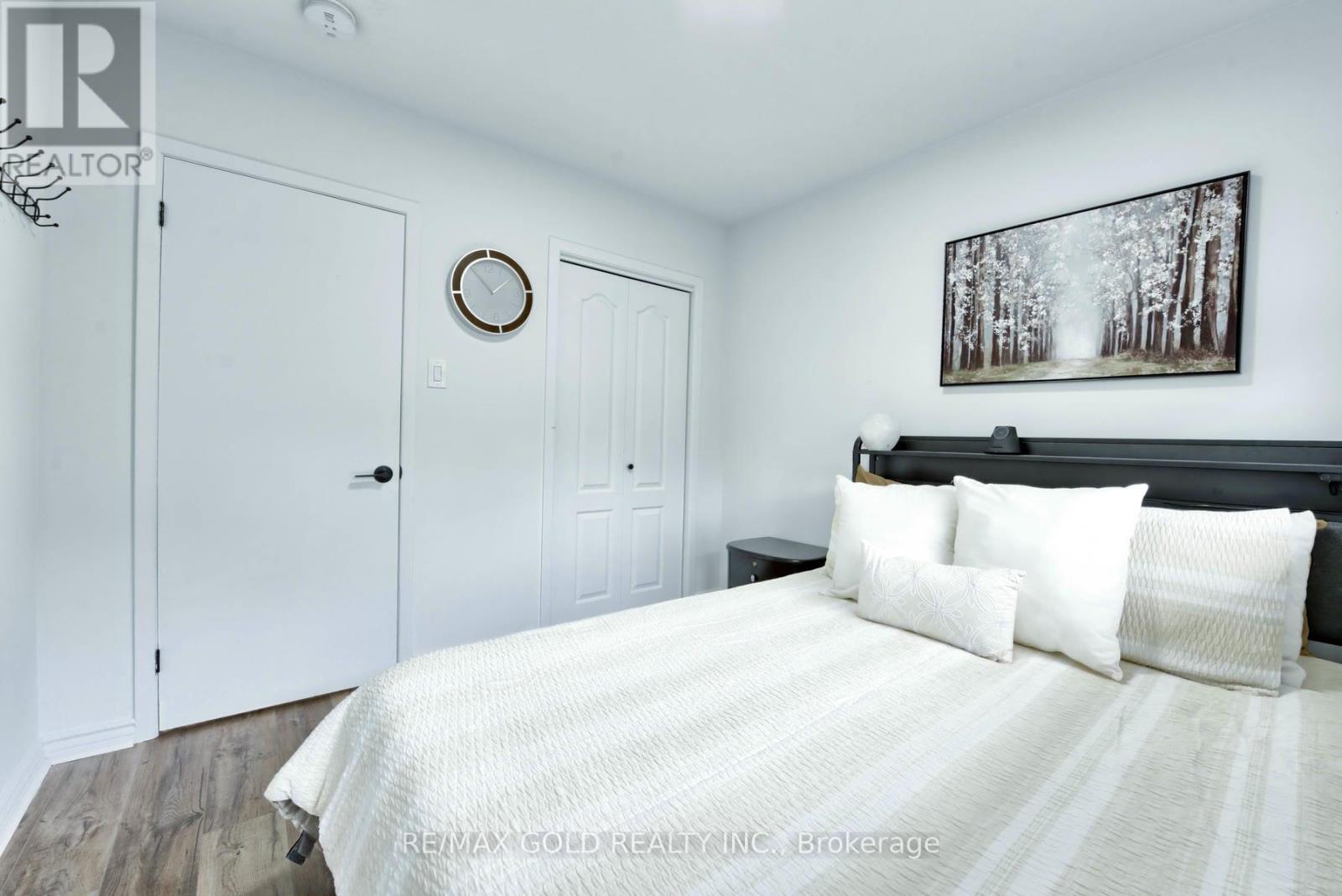 70 Wilton Drive, Brampton, Ontario  L6W 3A1 - Photo 22 - W12478684