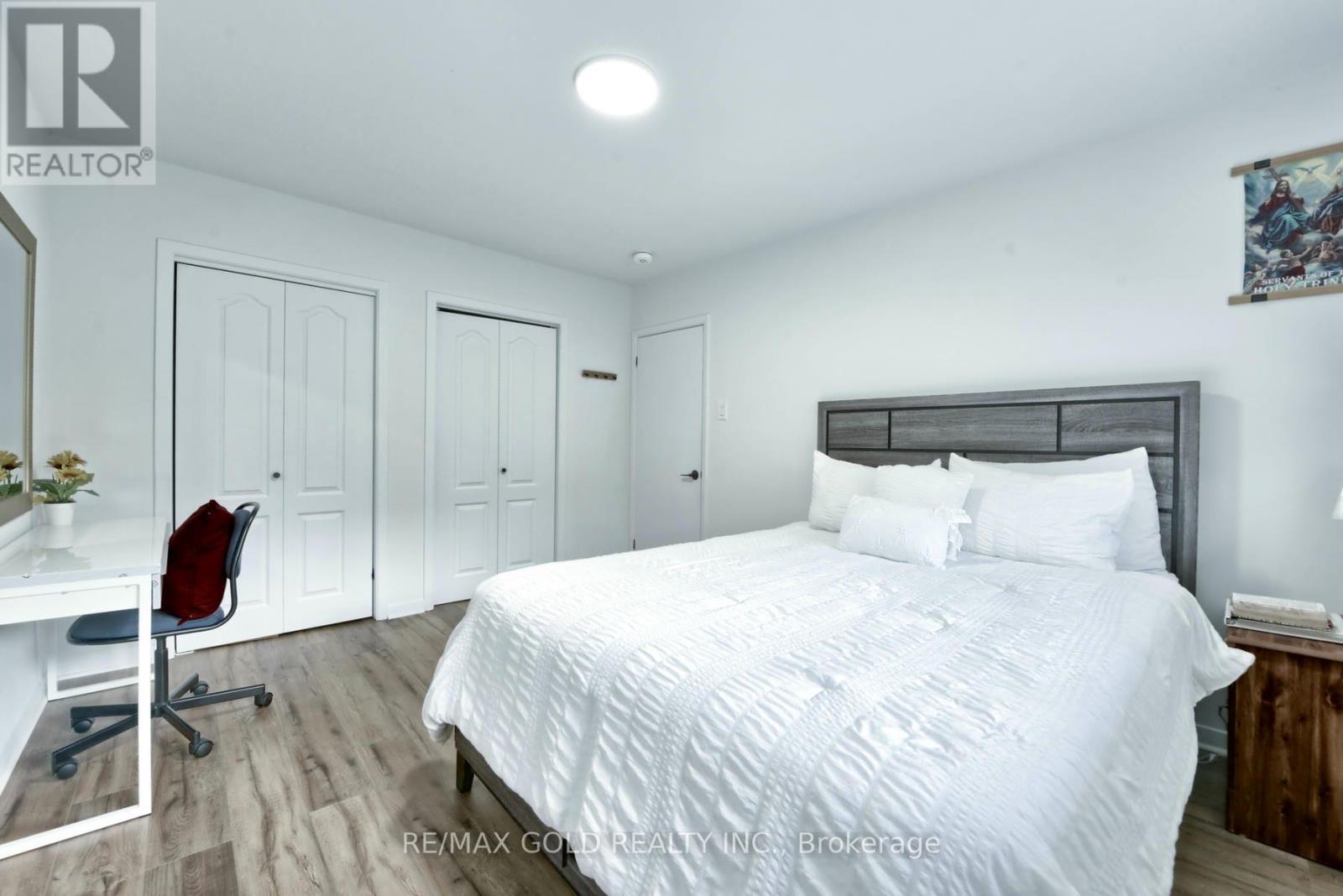 70 Wilton Drive, Brampton, Ontario  L6W 3A1 - Photo 24 - W12478684