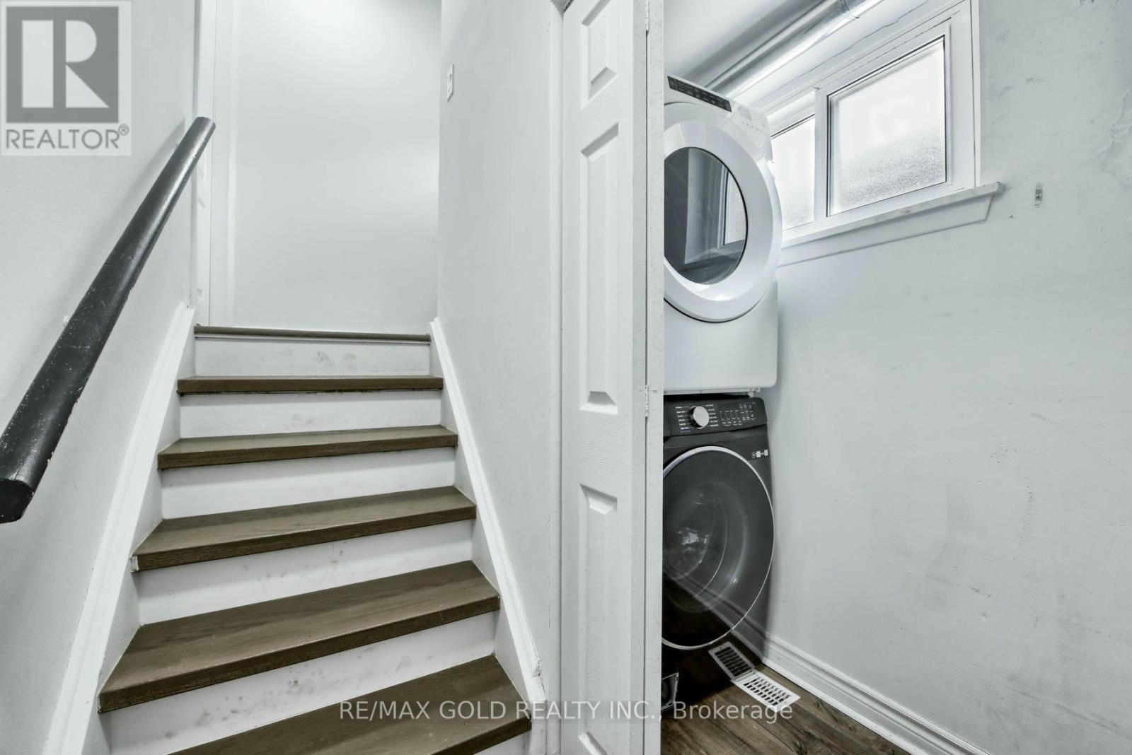 70 Wilton Drive, Brampton, Ontario  L6W 3A1 - Photo 28 - W12478684