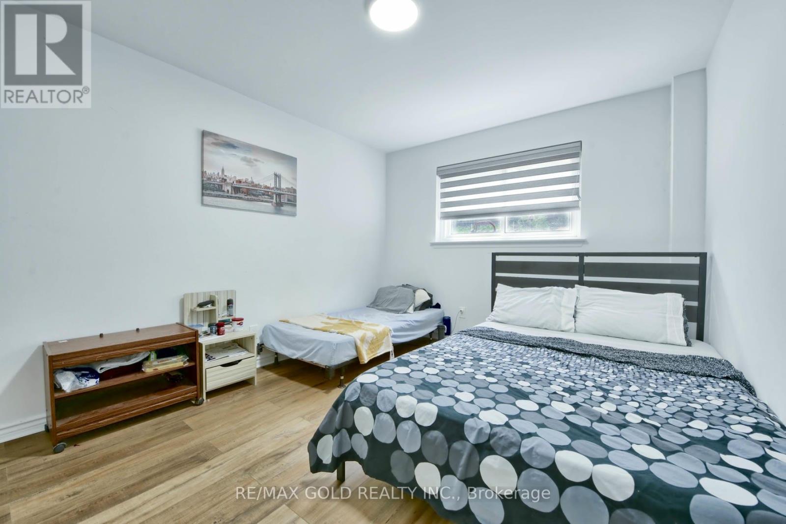 70 Wilton Drive, Brampton, Ontario  L6W 3A1 - Photo 31 - W12478684