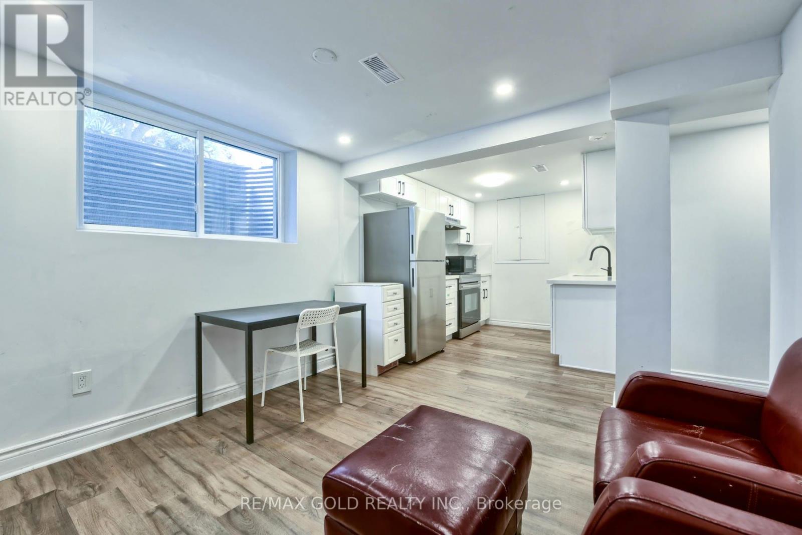 70 Wilton Drive, Brampton, Ontario  L6W 3A1 - Photo 35 - W12478684