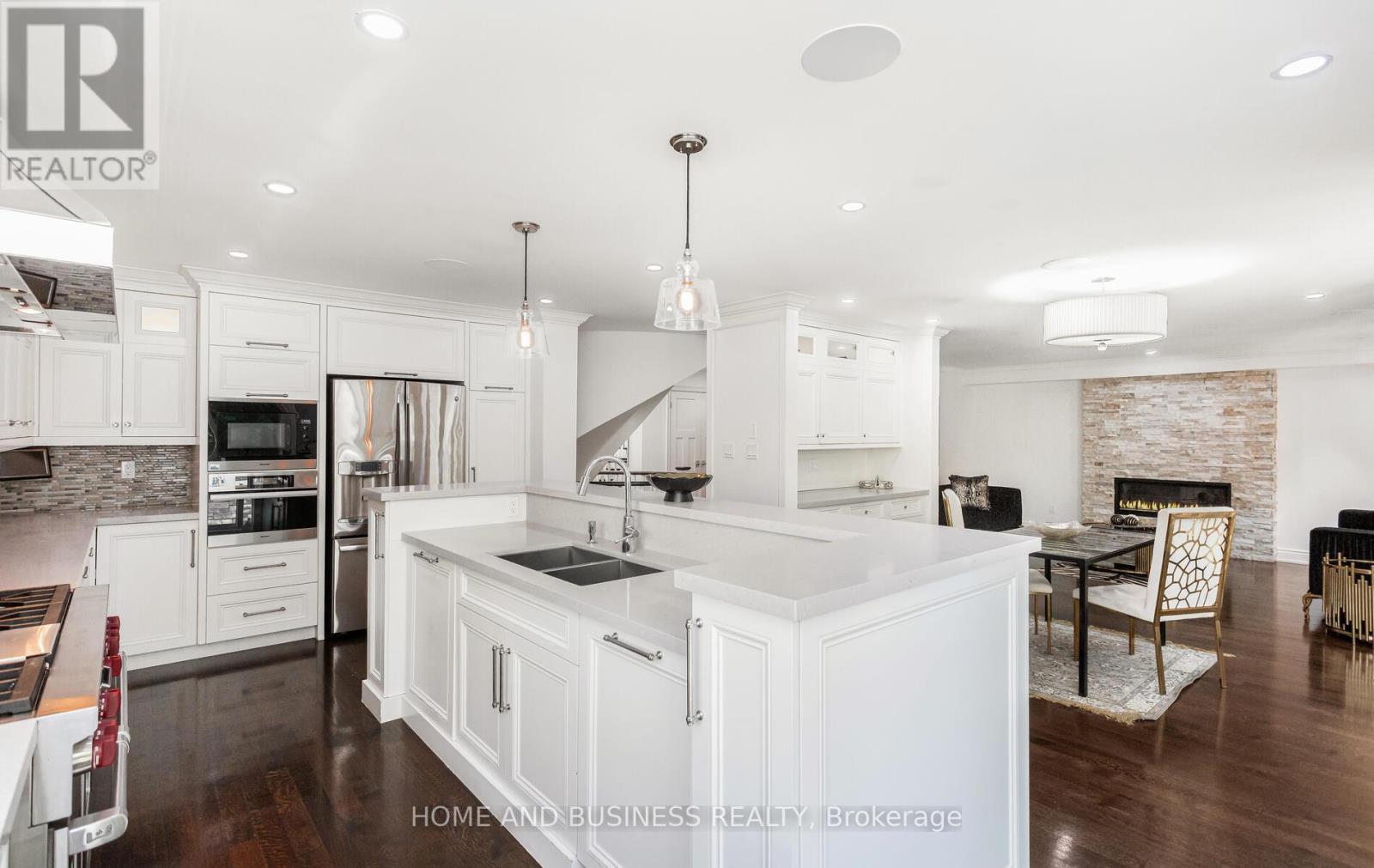 2192 Oakmead Boulevard, Oakville, Ontario  L6H 6B4 - Photo 16 - W12478697
