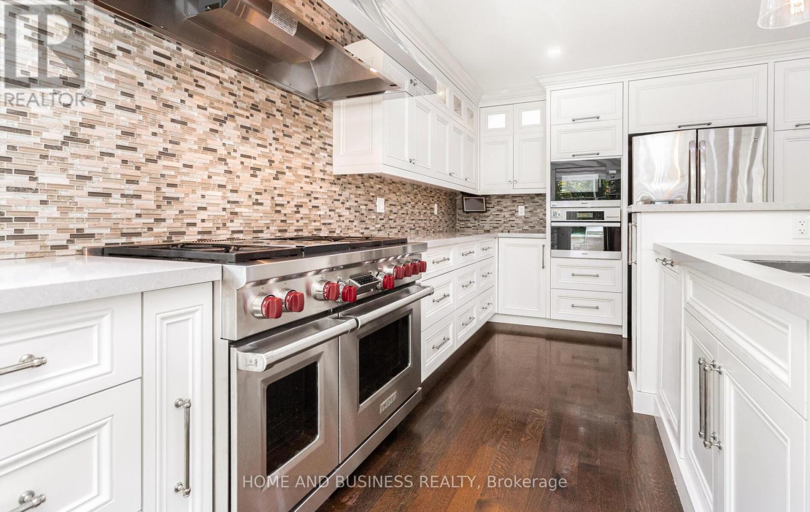 2192 Oakmead Boulevard, Oakville, Ontario  L6H 6B4 - Photo 17 - W12478697
