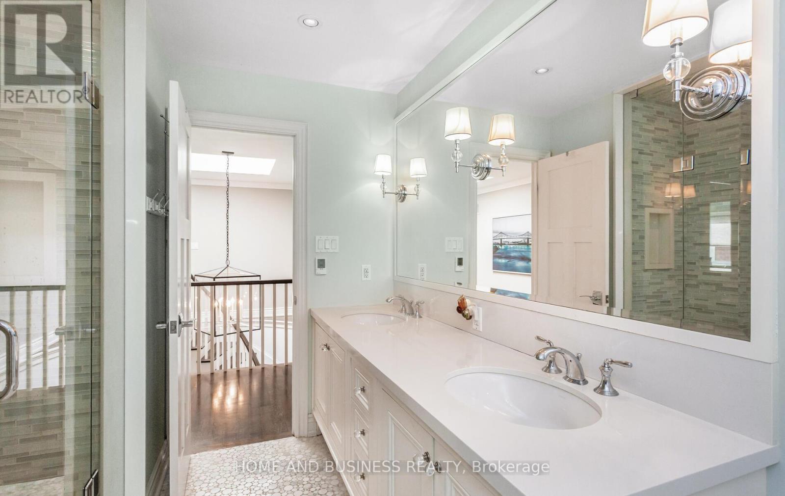 2192 Oakmead Boulevard, Oakville, Ontario  L6H 6B4 - Photo 33 - W12478697