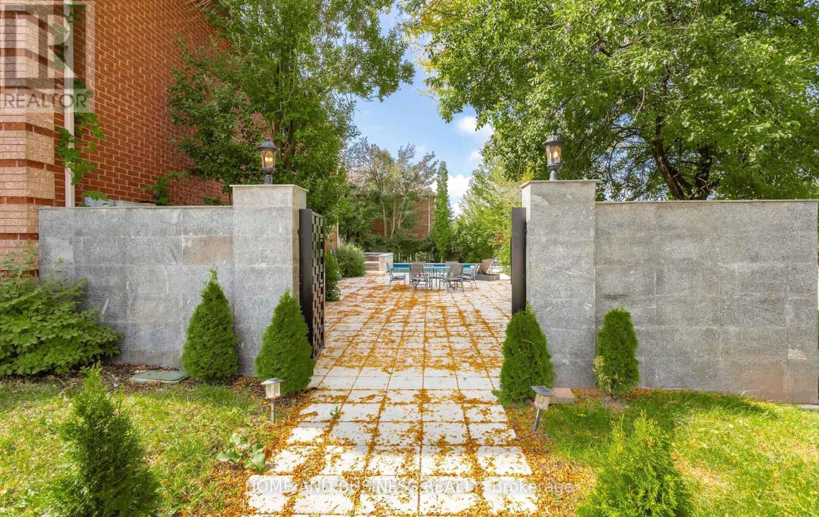 2192 Oakmead Boulevard, Oakville, Ontario  L6H 6B4 - Photo 41 - W12478697