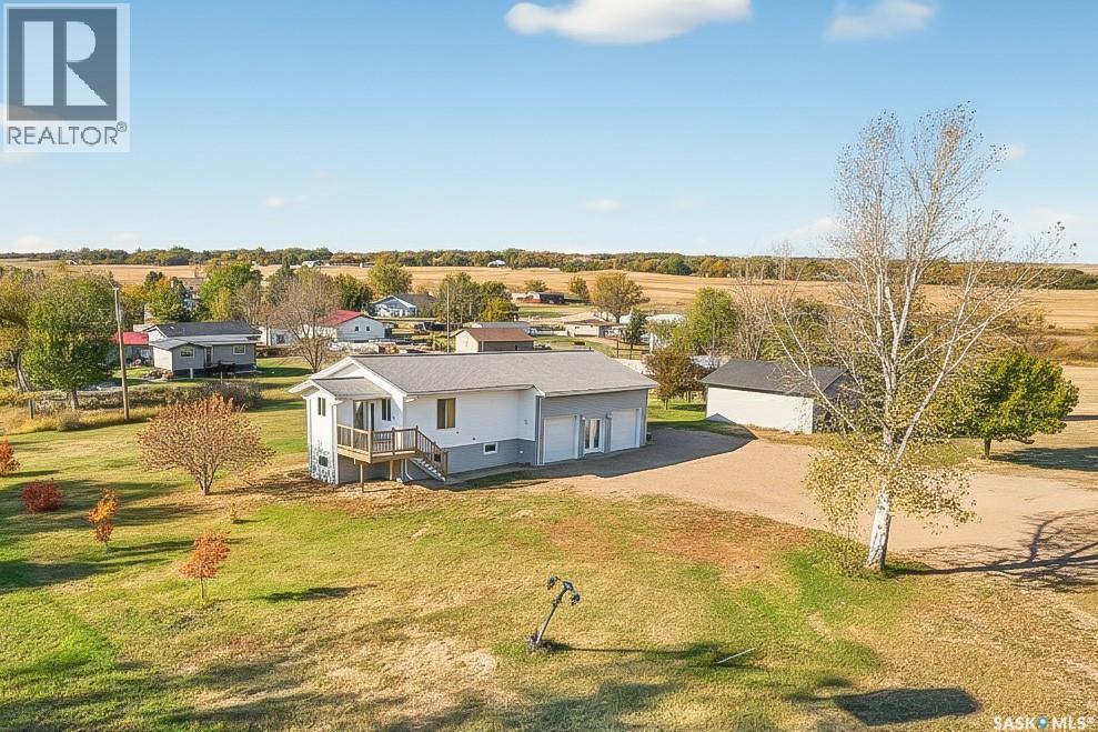 102 Victoria Street, Mortlach, Saskatchewan  S0H 3E0 - Photo 1 - SK021458