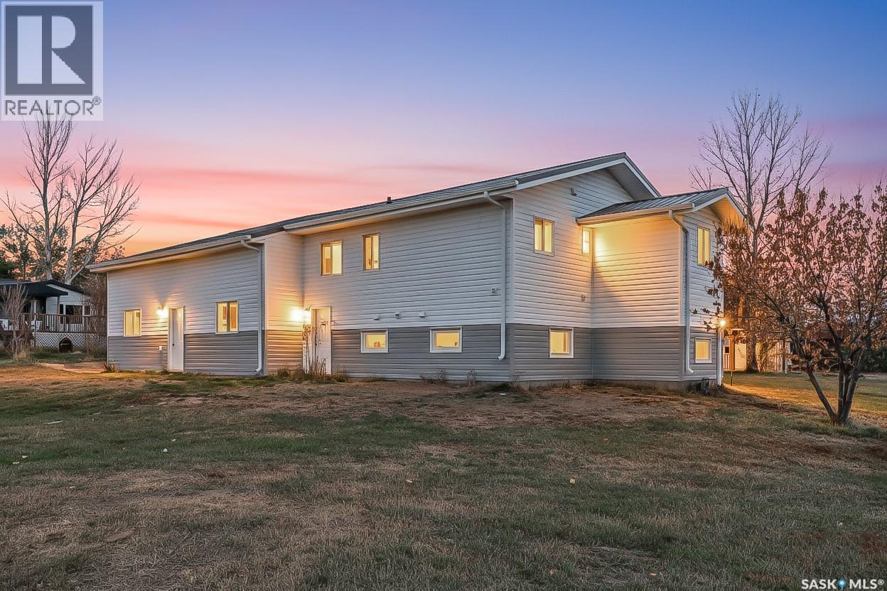 102 Victoria Street, Mortlach, Saskatchewan  S0H 3E0 - Photo 3 - SK021458