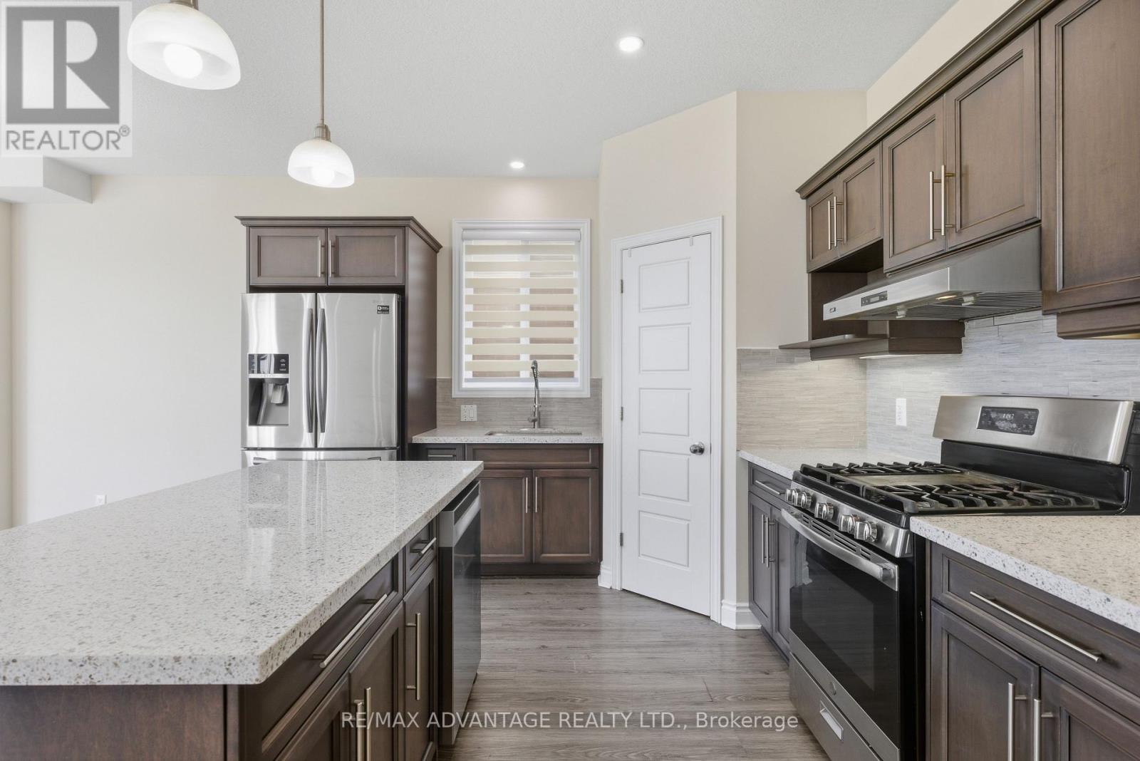 47 Ashberry Place, St. Thomas, Ontario  N5R 0H9 - Photo 7 - X12323879