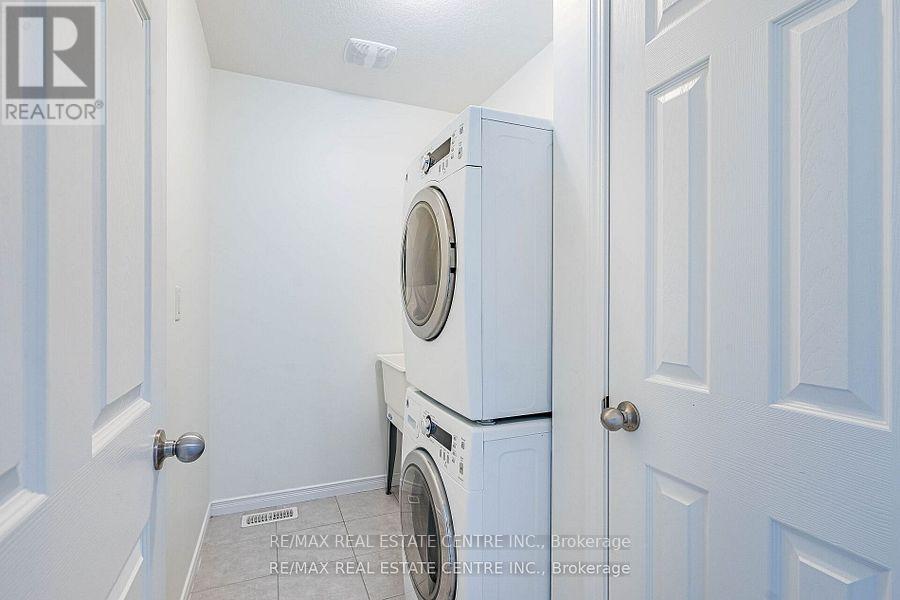 99 - 135 Hardcastle Drive, Cambridge, Ontario  N1S 0B4 - Photo 37 - X12478686