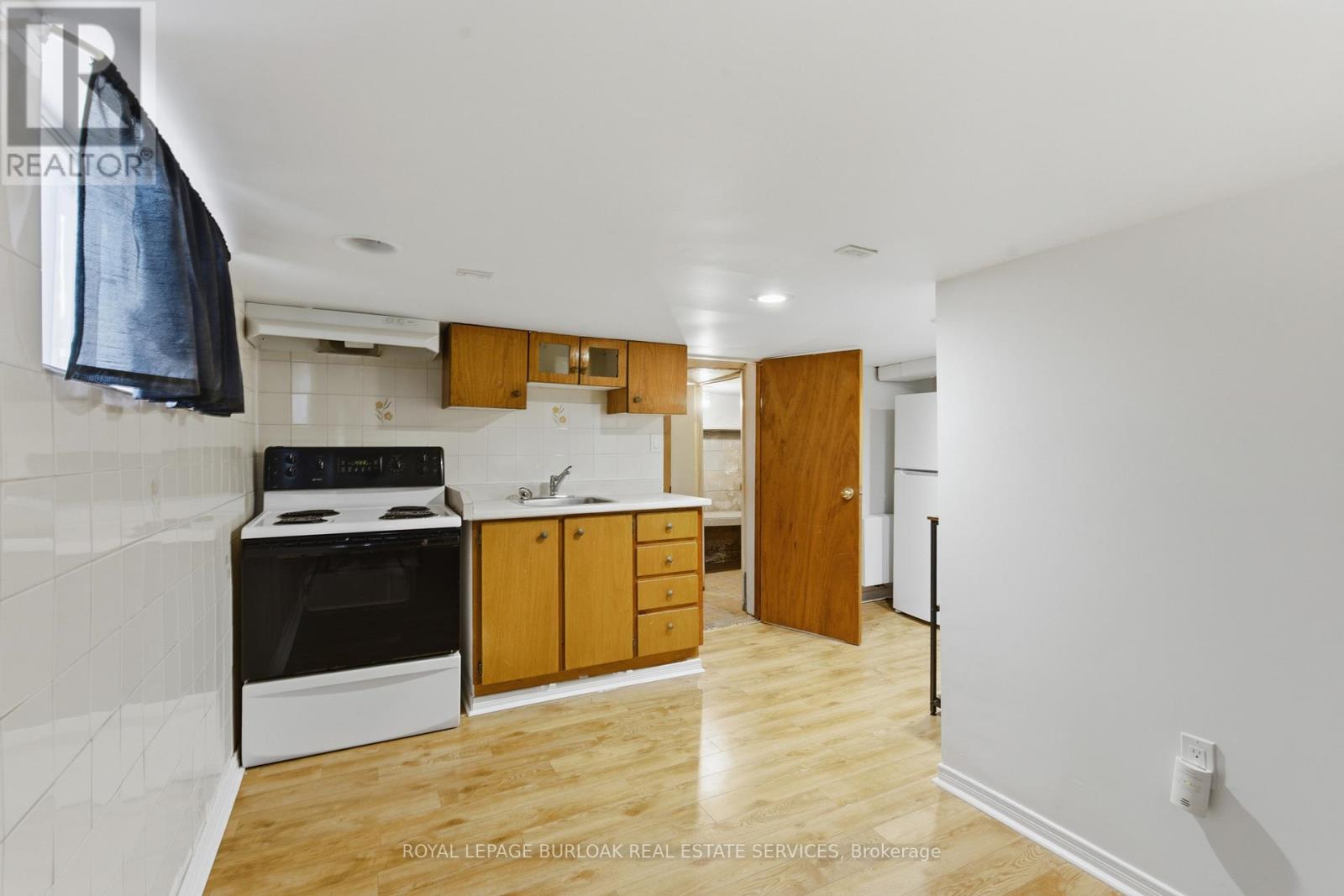 70 Rosemont Avenue, Hamilton, Ontario  L8L 2M5 - Photo 21 - X12478690