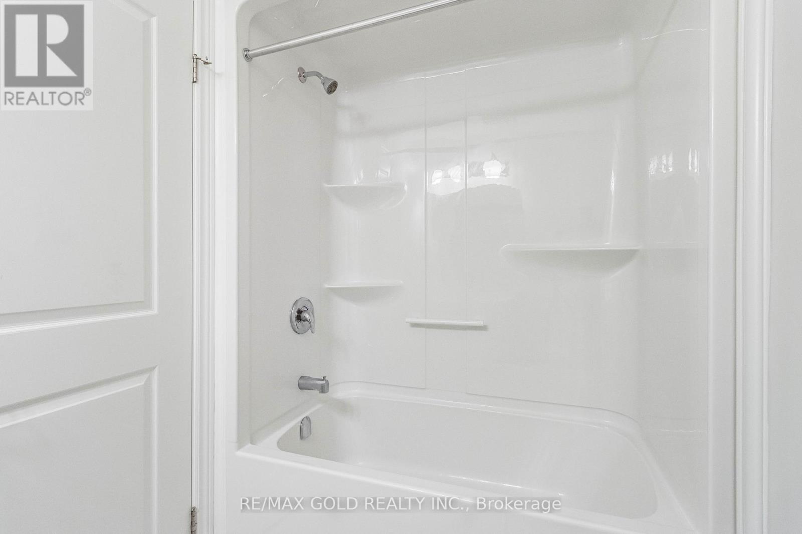 133 Sunflower Place, Welland, Ontario  L3C 0H9 - Photo 33 - X12478710