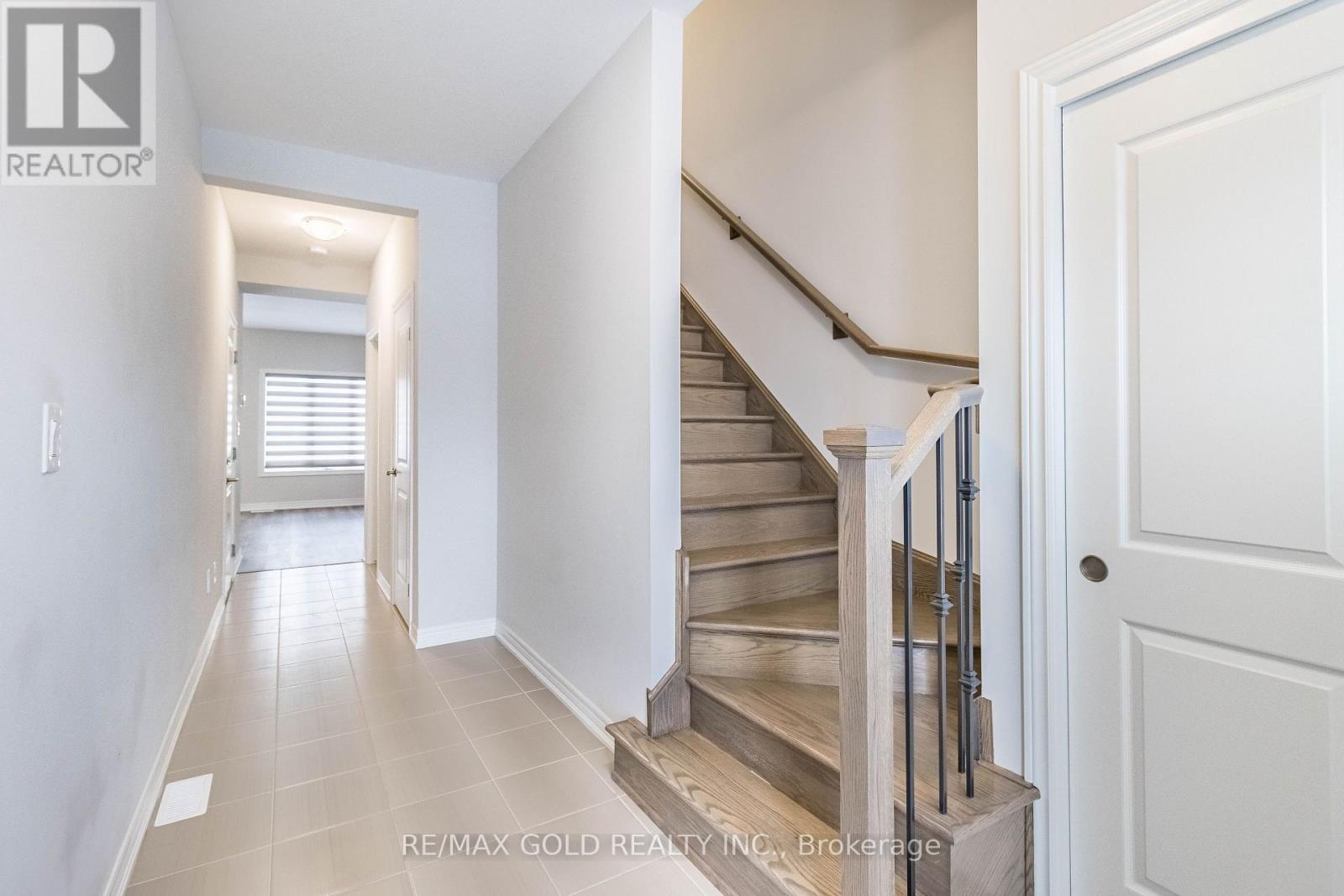 133 Sunflower Place, Welland, Ontario  L3C 0H9 - Photo 4 - X12478710