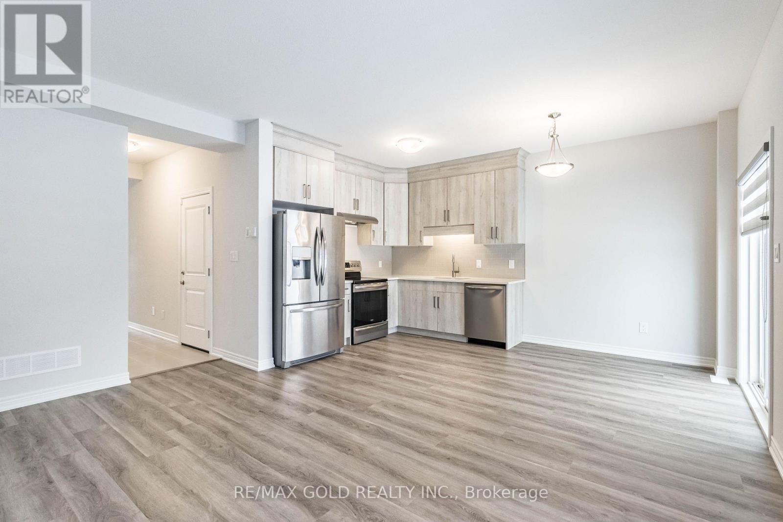 133 Sunflower Place, Welland, Ontario  L3C 0H9 - Photo 6 - X12478710