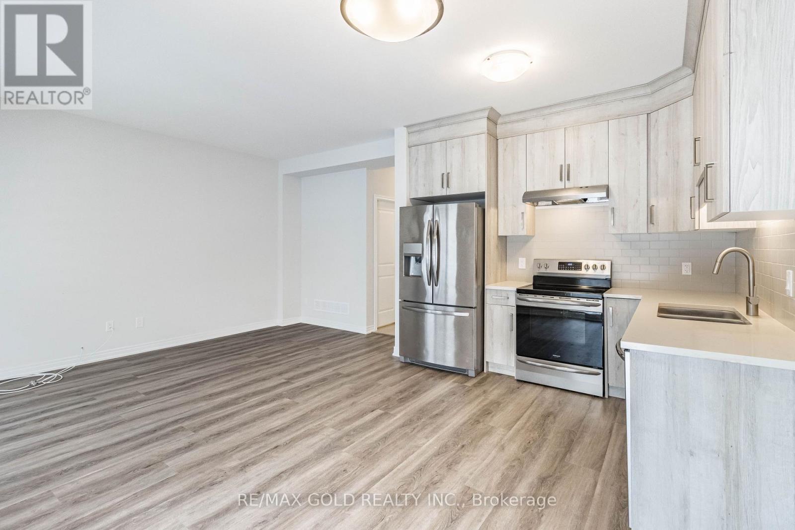 133 Sunflower Place, Welland, Ontario  L3C 0H9 - Photo 7 - X12478710
