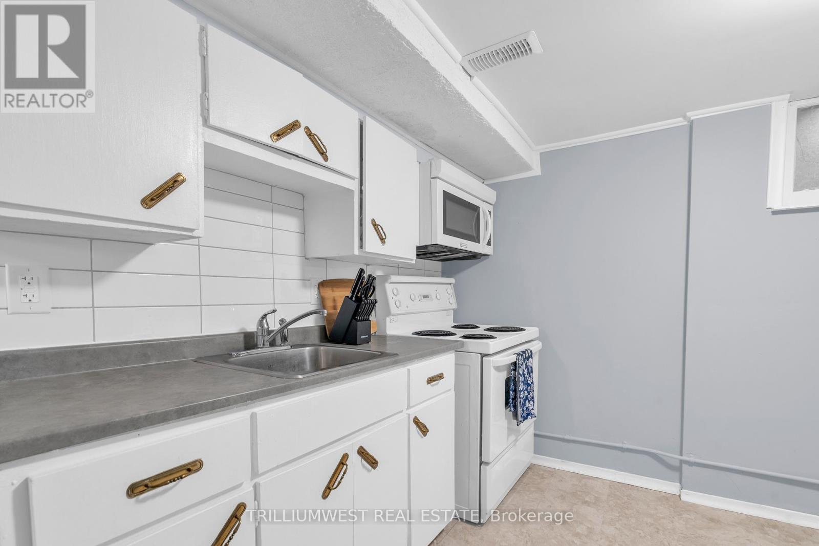 C - 301 Franklin Street N, Kitchener, Ontario  N2A 1Y9 - Photo 7 - X12478722