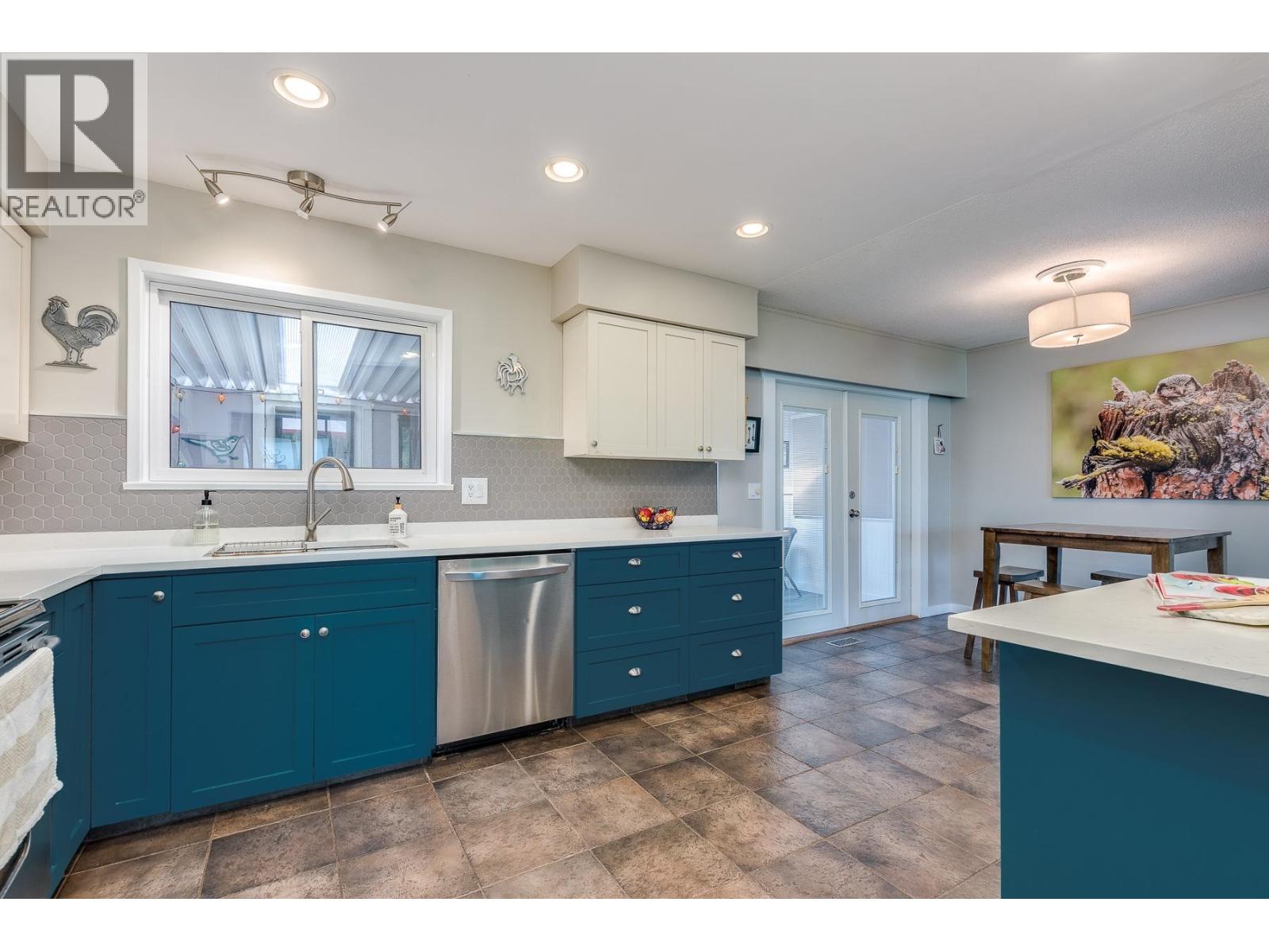 2116 Audrey Drive, Port Coquitlam, British Columbia  V3C 1H1 - Photo 9 - R3061336