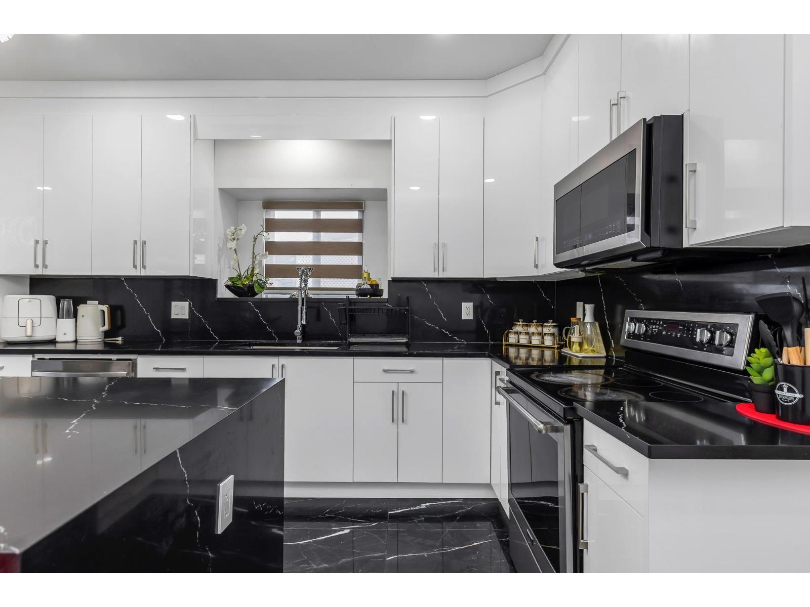 8463 Bailey Place, Mission, British Columbia  V4S 0B3 - Photo 5 - R3061263