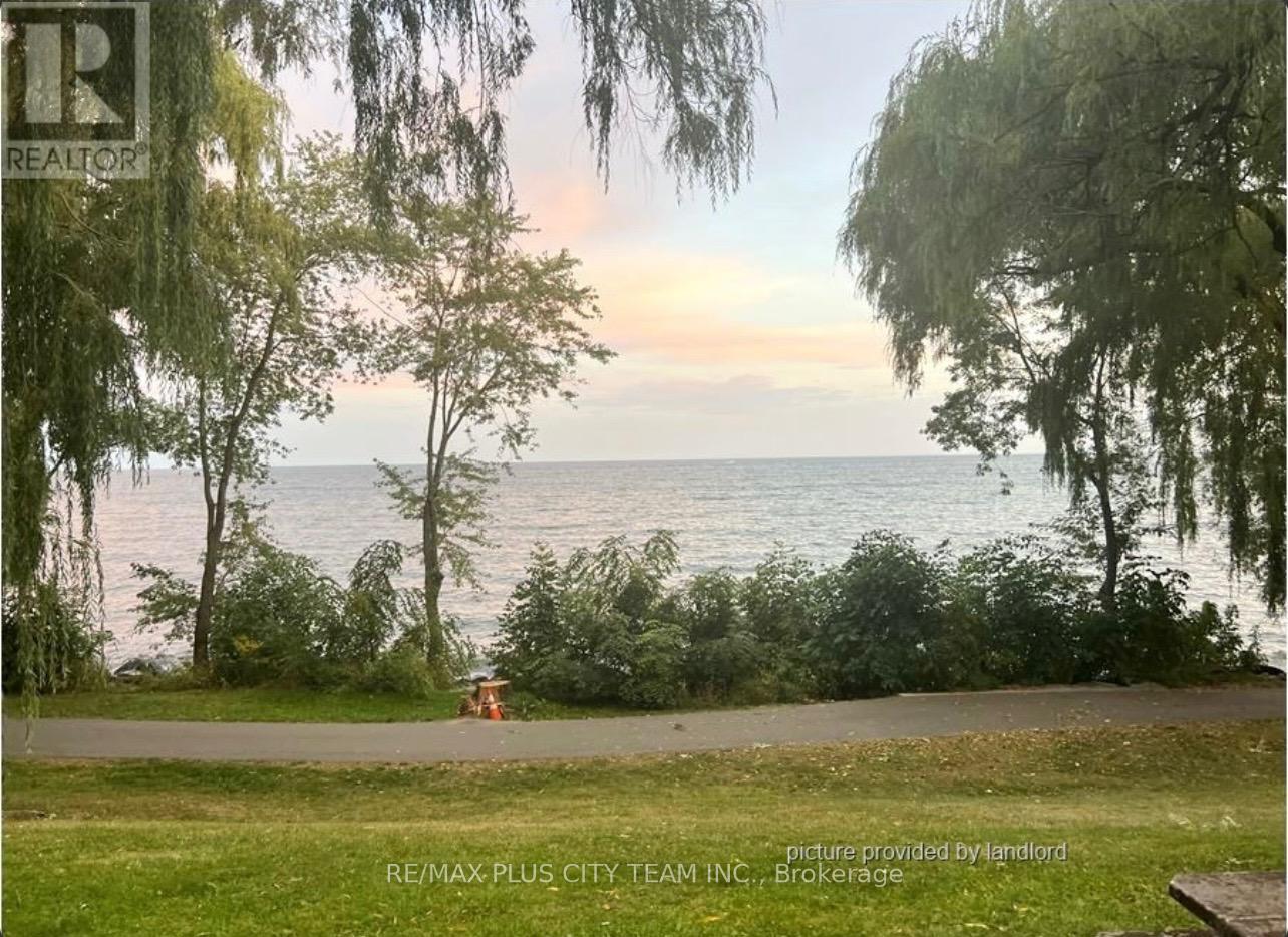 11 Thirty Fifth Street, Toronto, Ontario  M8W 3J8 - Photo 14 - W12422417