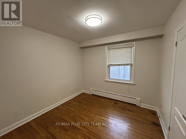 11 Thirty Fifth Street, Toronto (Long Branch), Ontario  M8W 3J8 - Photo 10 - W12422417