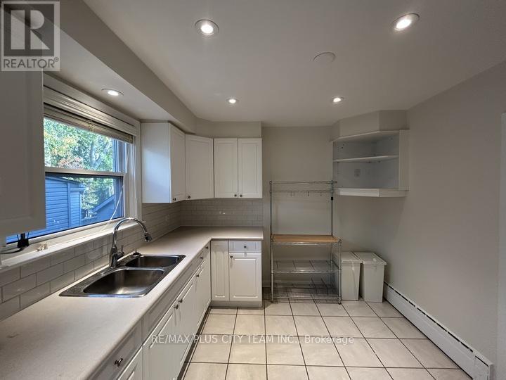 11 Thirty Fifth Street, Toronto (Long Branch), Ontario  M8W 3J8 - Photo 6 - W12422417