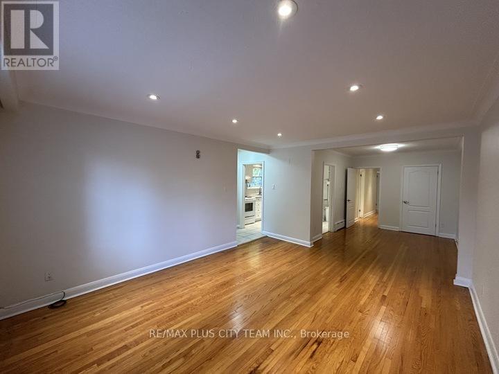 11 Thirty Fifth Street, Toronto (Long Branch), Ontario  M8W 3J8 - Photo 2 - W12422417