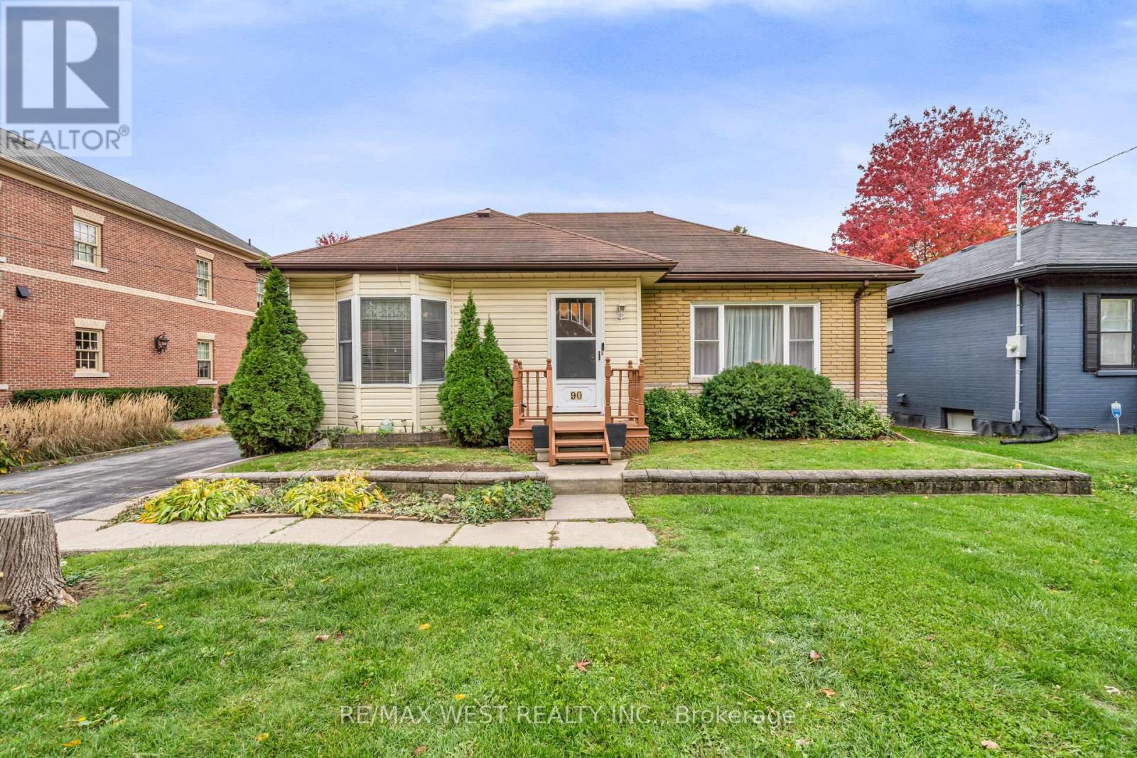 90 Napier Street, Vaughan (Kleinburg), Ontario  L0J 1C0 - Photo 2 - N12474919