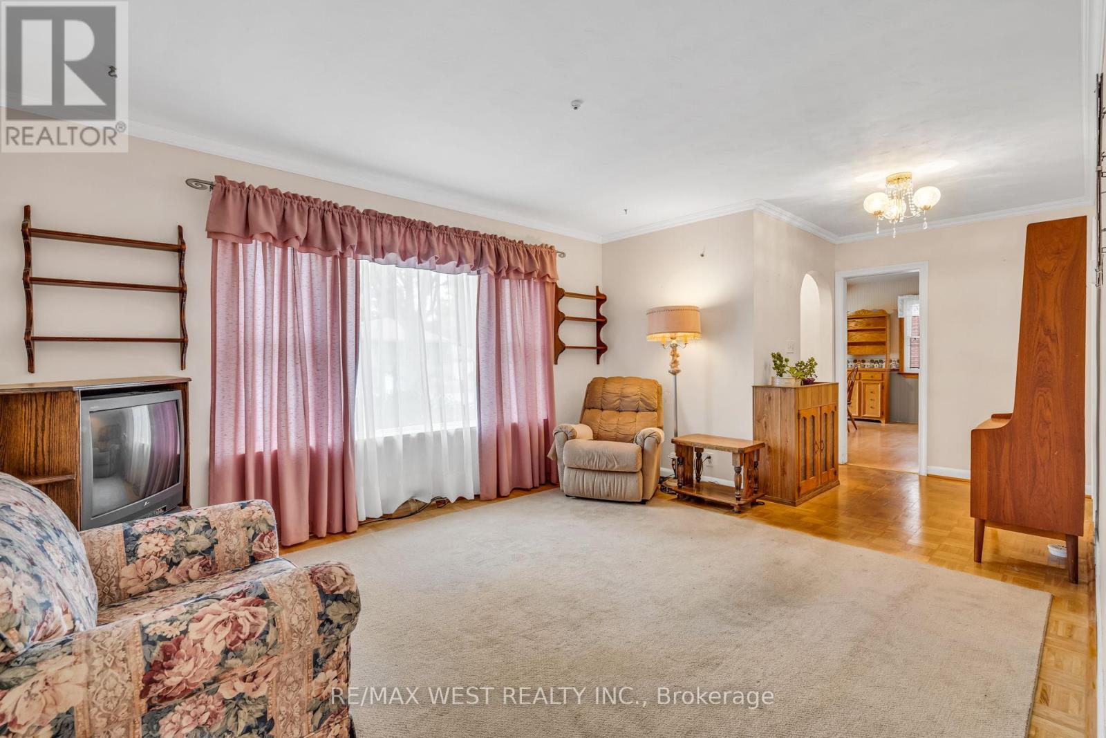 90 Napier Street, Vaughan (Kleinburg), Ontario  L0J 1C0 - Photo 7 - N12474919
