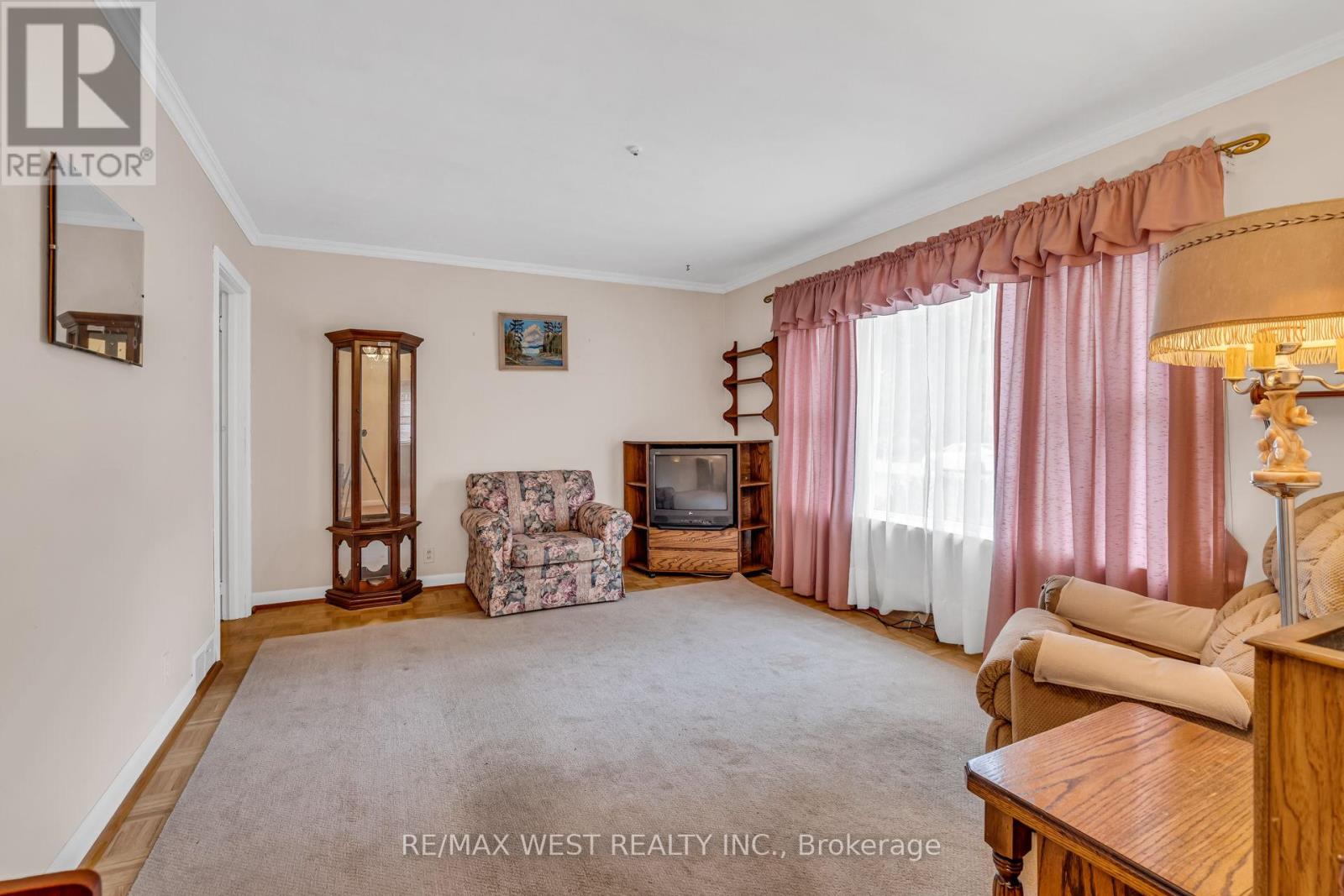 90 Napier Street, Vaughan (Kleinburg), Ontario  L0J 1C0 - Photo 6 - N12474919
