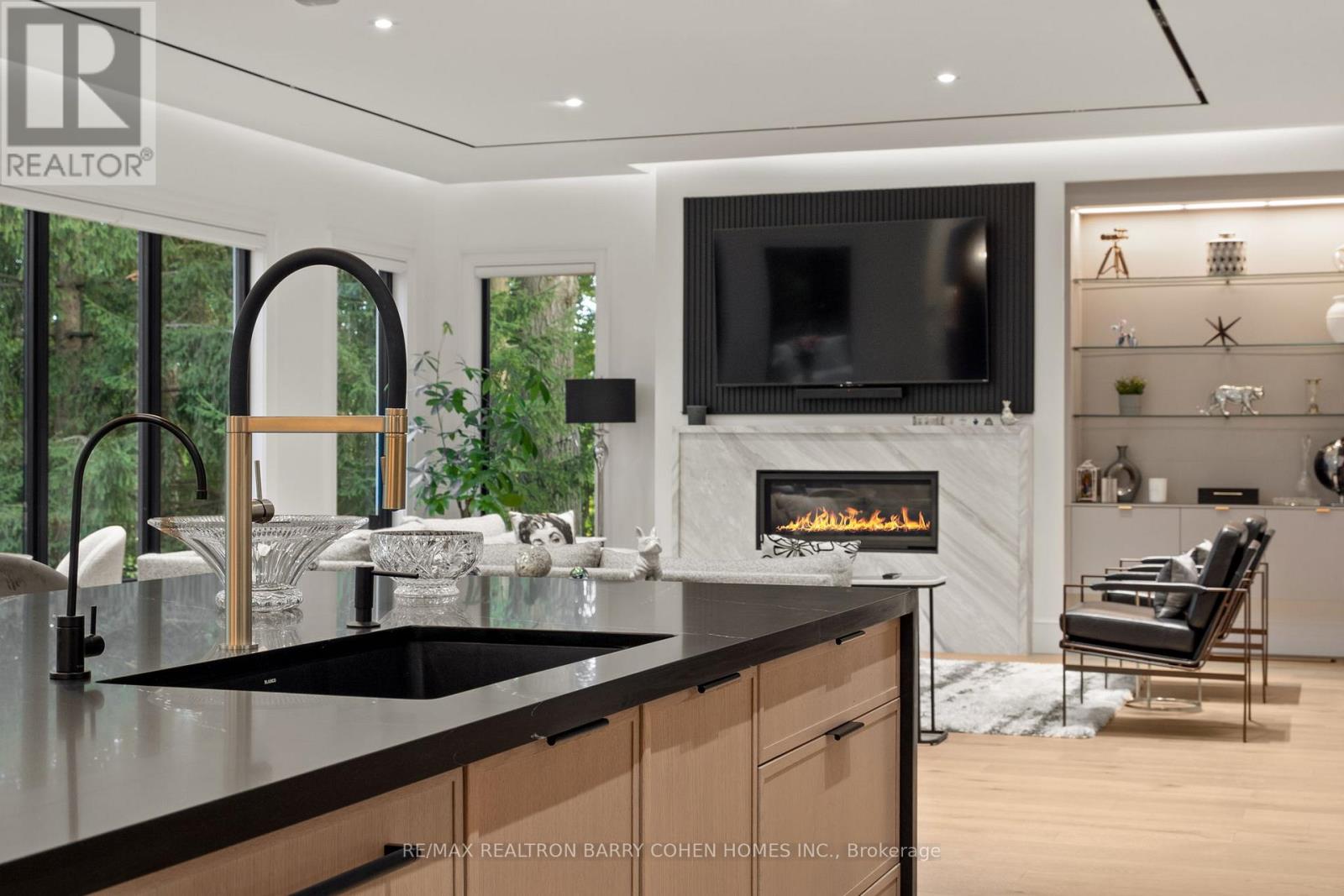165 Leacrest Road, Toronto, Ontario  M4G 1E7 - Photo 12 - C12478724