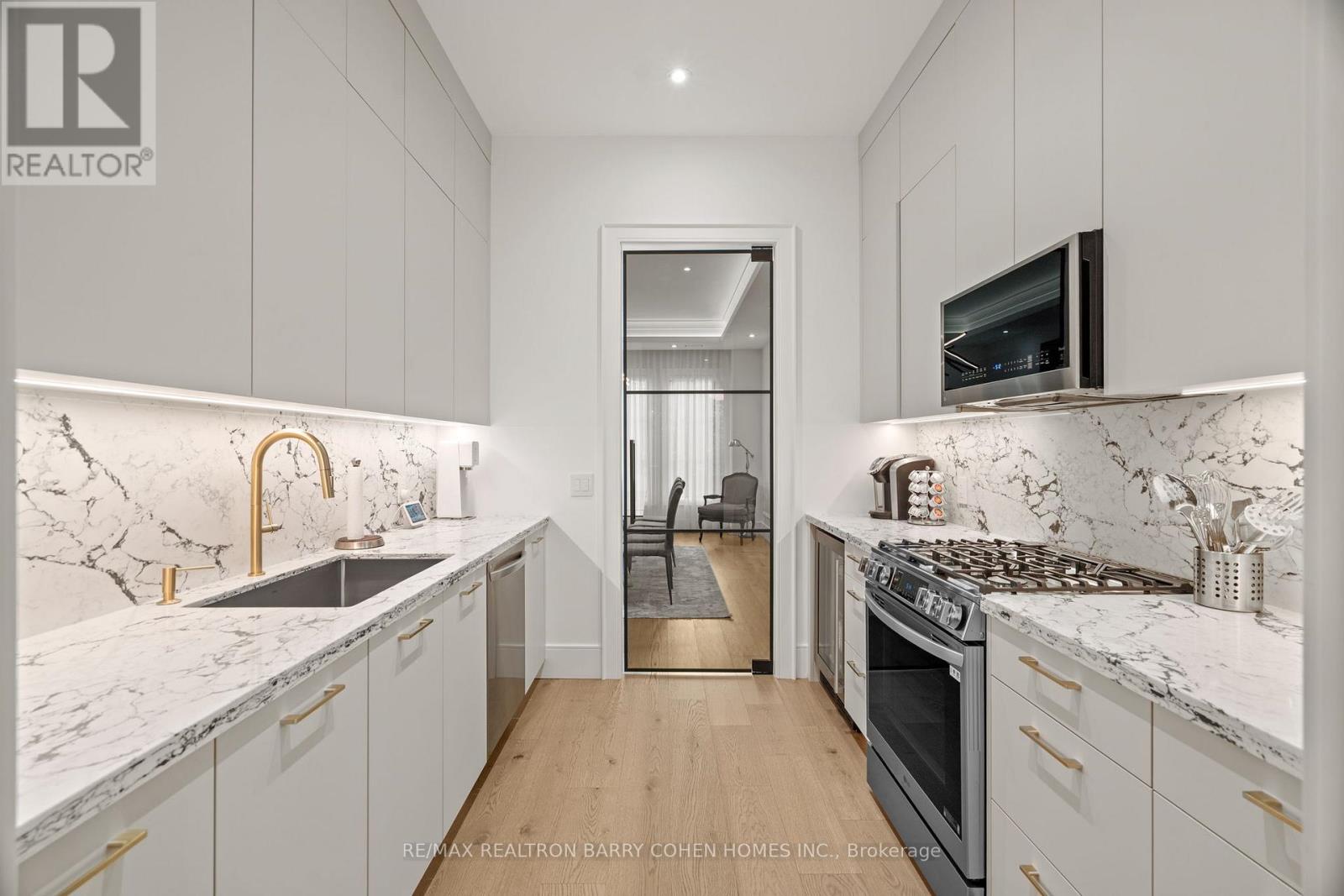 165 Leacrest Road, Toronto, Ontario  M4G 1E7 - Photo 14 - C12478724