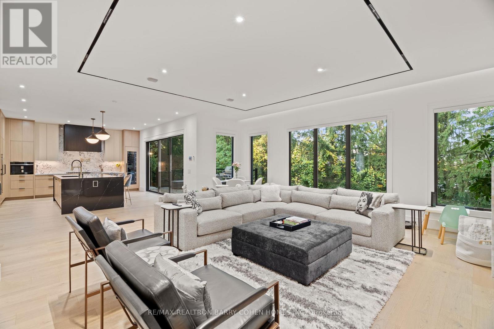 165 Leacrest Road, Toronto, Ontario  M4G 1E7 - Photo 17 - C12478724
