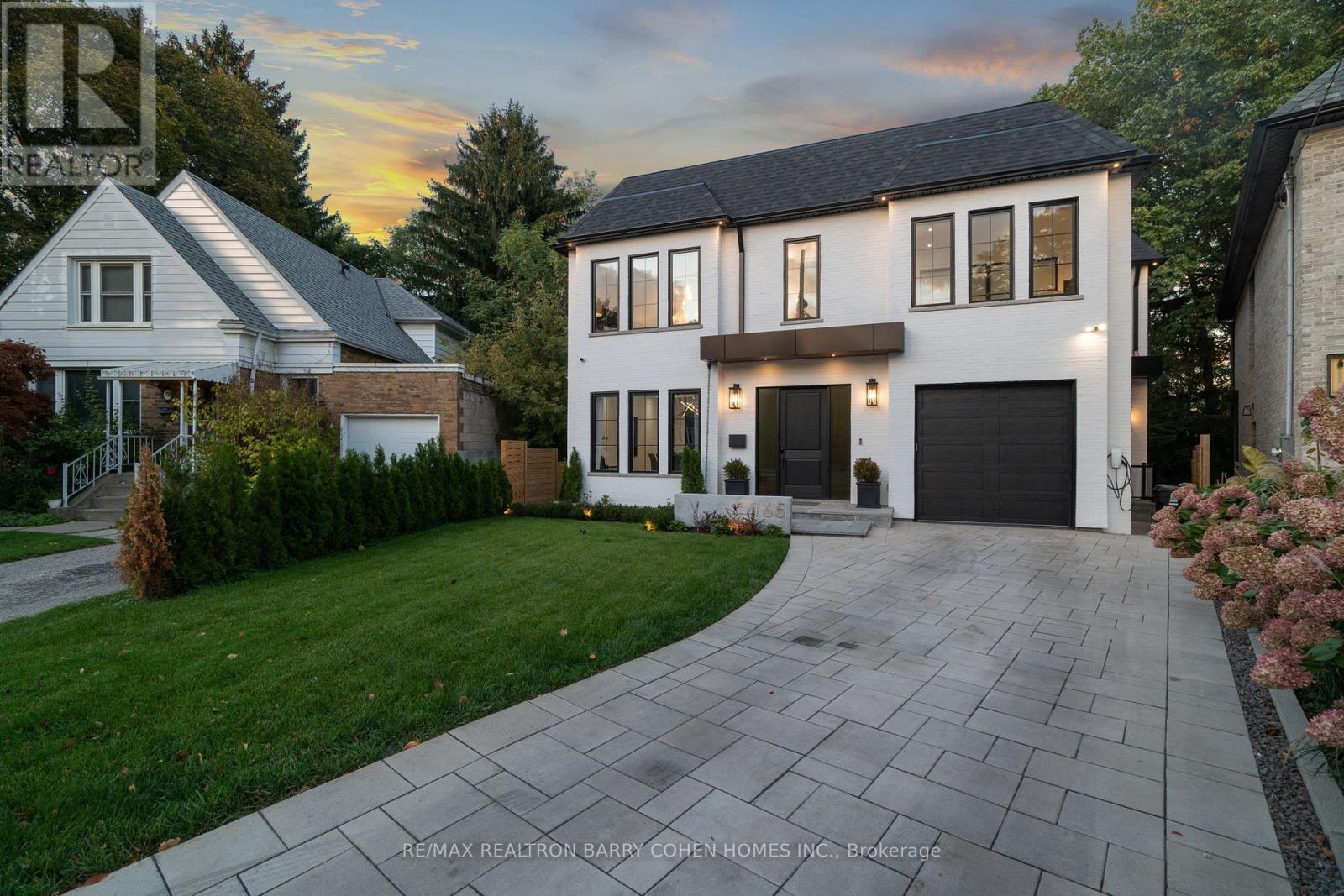 165 Leacrest Road, Toronto, Ontario  M4G 1E7 - Photo 2 - C12478724