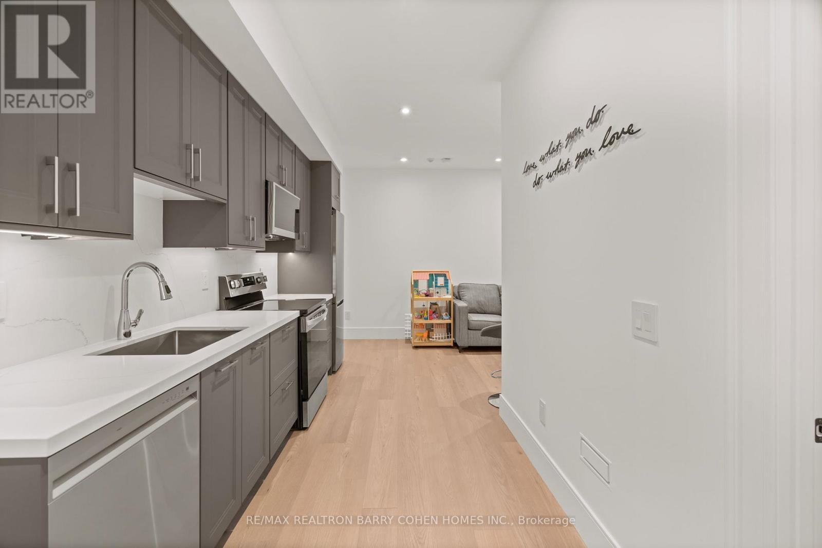 165 Leacrest Road, Toronto, Ontario  M4G 1E7 - Photo 35 - C12478724