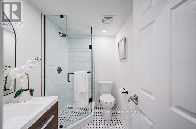 #12 B - 801 King Street W, Toronto, Ontario  M5V 3C9 - Photo 18 - C12478793