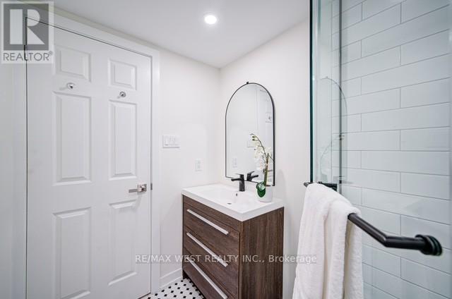 #12 B - 801 King Street W, Toronto, Ontario  M5V 3C9 - Photo 19 - C12478793