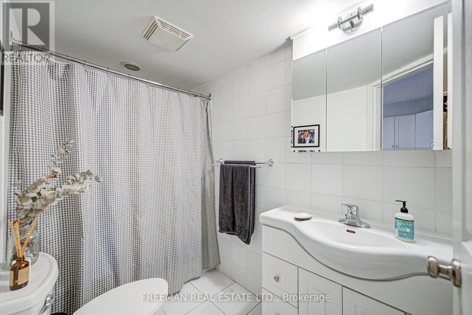 246 Euclid Avenue, Toronto, Ontario  M6J 2K2 - Photo 17 - C12478810