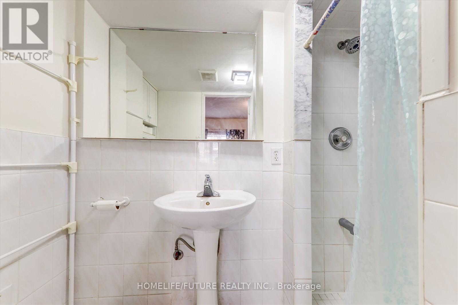 6 Guillet Street, Toronto, Ontario  M4B 3N8 - Photo 9 - E12478782