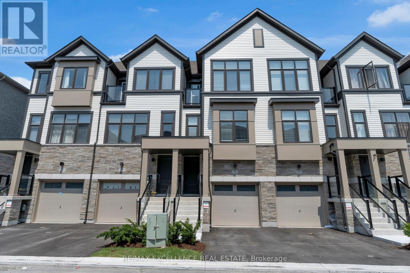 792 Kootenay Path, Oshawa, Ontario  L1H 0B1 - Photo 3 - E12478788